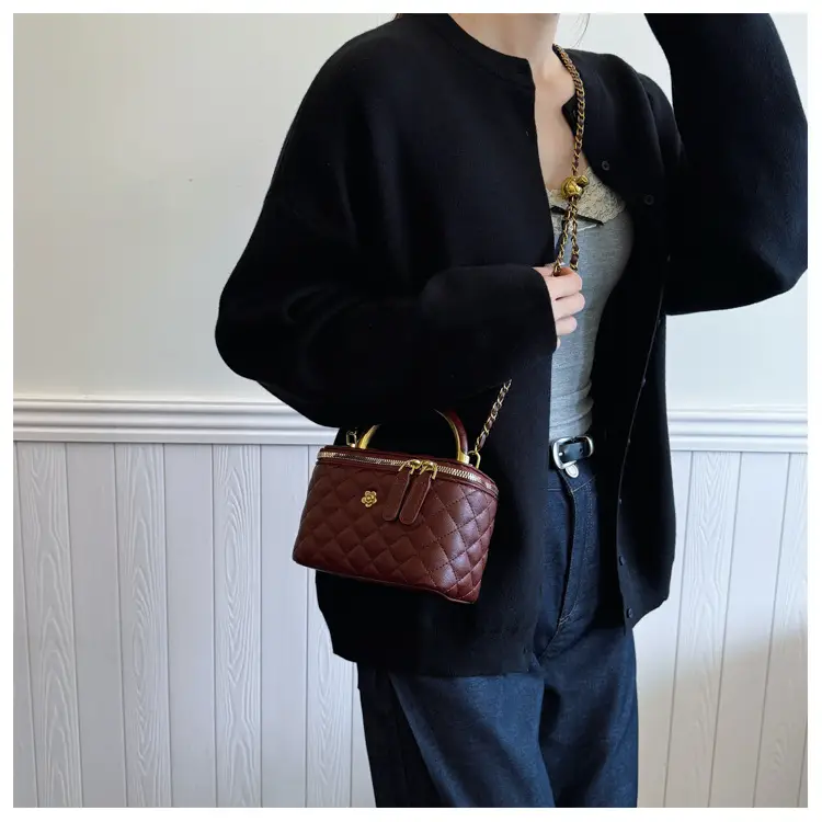 Vintage Brown Diamond Plaid Chain Shoulder Bag for Women — feature 35