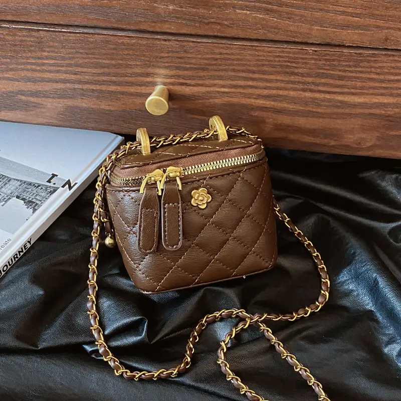 Vintage Brown Diamond Plaid Chain Shoulder Bag for Women - Image 6