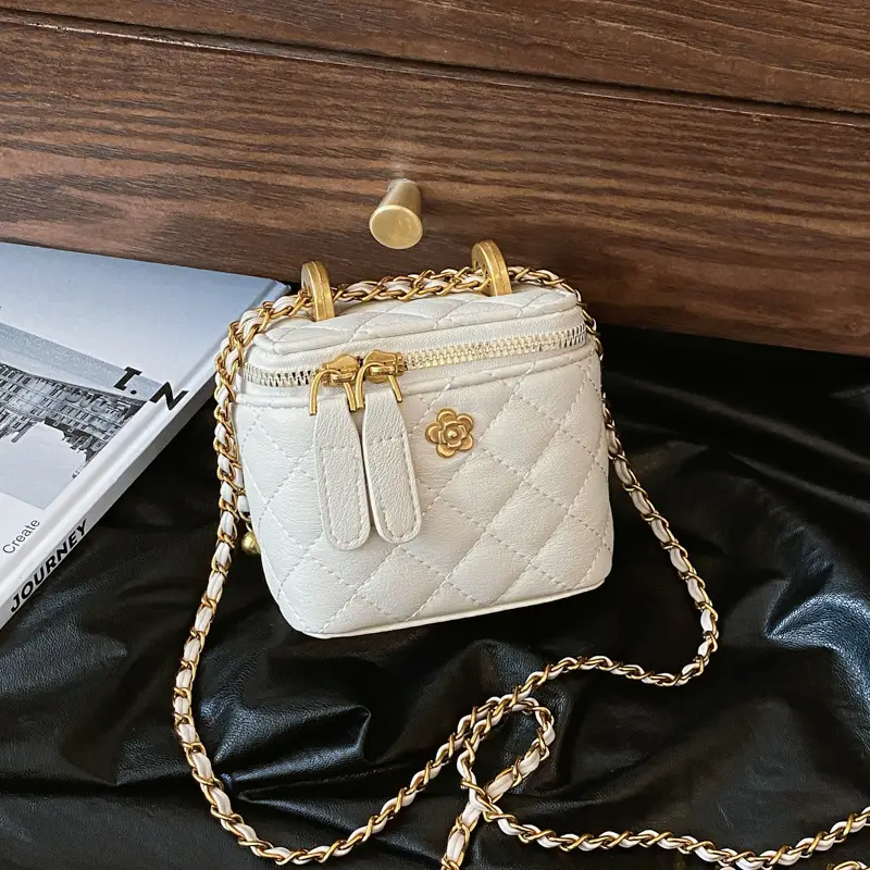 Vintage Brown Diamond Plaid Chain Shoulder Bag for Women - Image 8