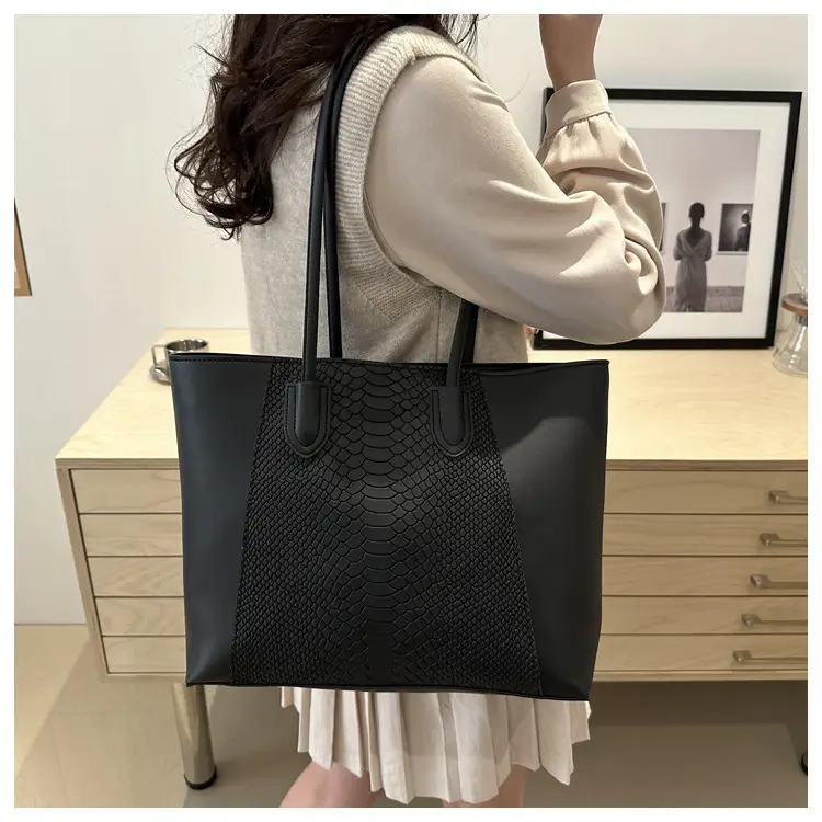 Brown Leather Tote Bag with Snake Pattern Large Capacity — feature 10