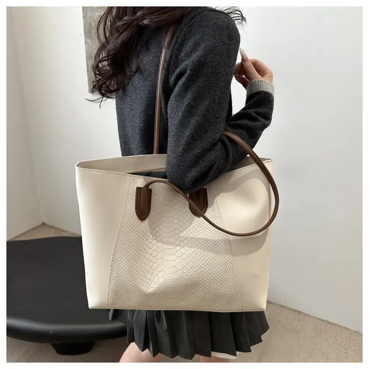 Brown Leather Tote Bag with Snake Pattern Large Capacity — feature 13