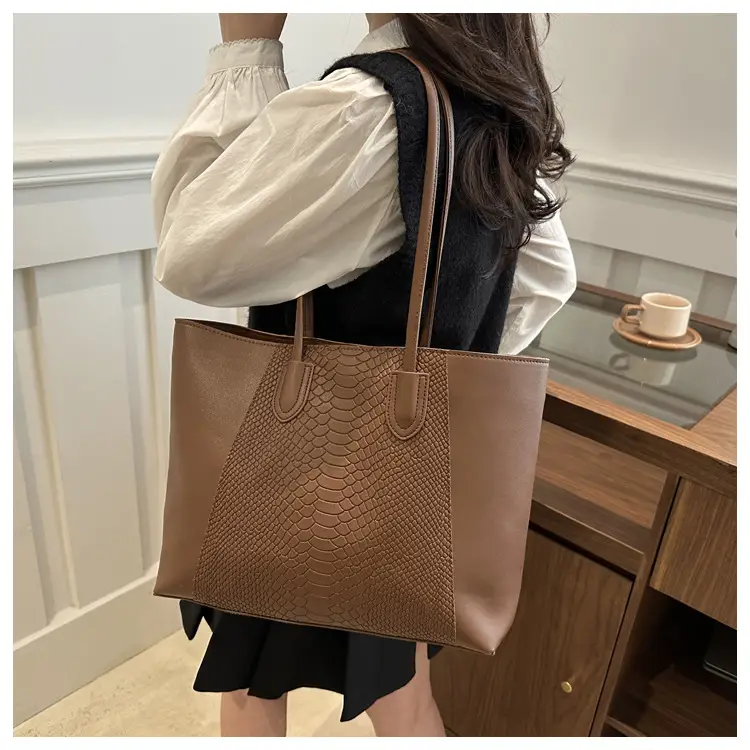 Brown Leather Tote Bag with Snake Pattern Large Capacity — feature 16