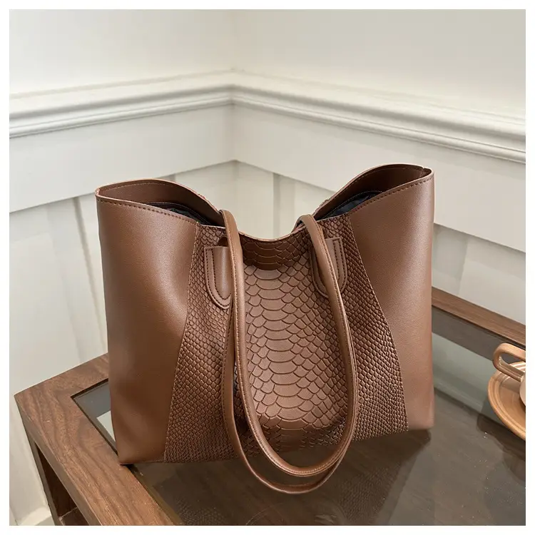 Brown Leather Tote Bag with Snake Pattern Large Capacity — feature 20