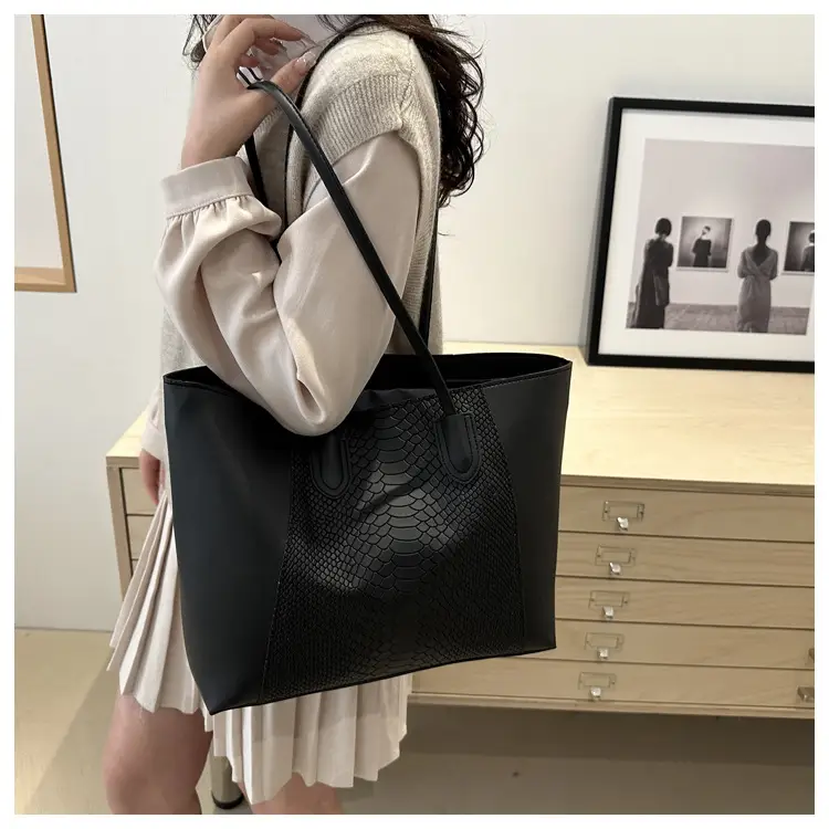 Brown Leather Tote Bag with Snake Pattern Large Capacity — feature 9