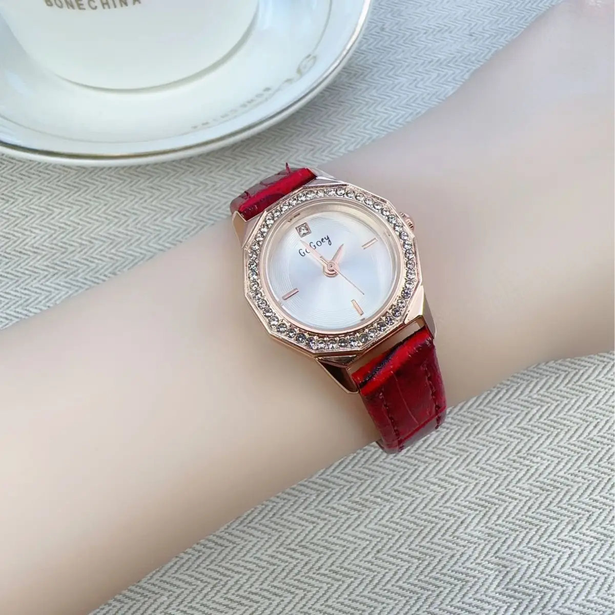 Women's Rose Gold Quartz Watch with Crystal Band - Image 8