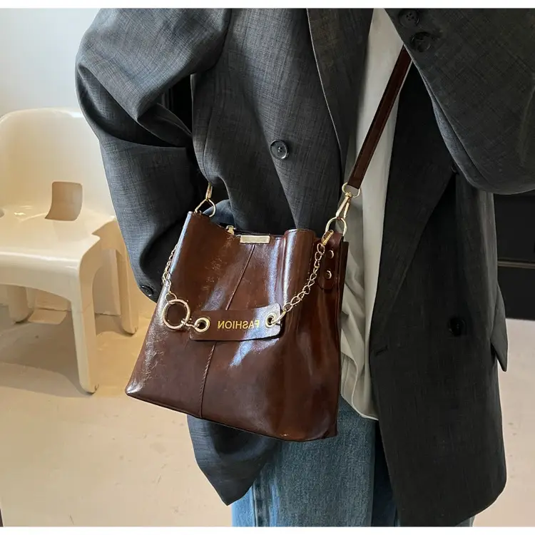 Korean Style Retro Chain Bucket Bag Women 2025 — feature 15