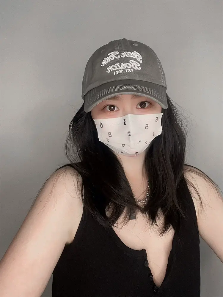 Yaoli Studio Face Mask with Baseball Cap & Sun Protection — feature 24