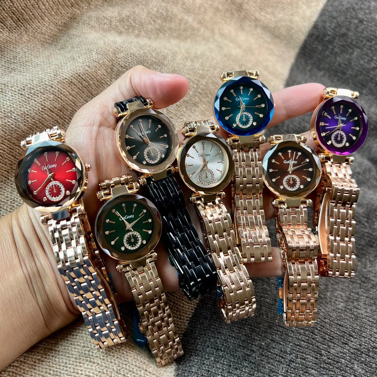 Women's Rose Gold Quartz Watch with Green Dial - Image 8
