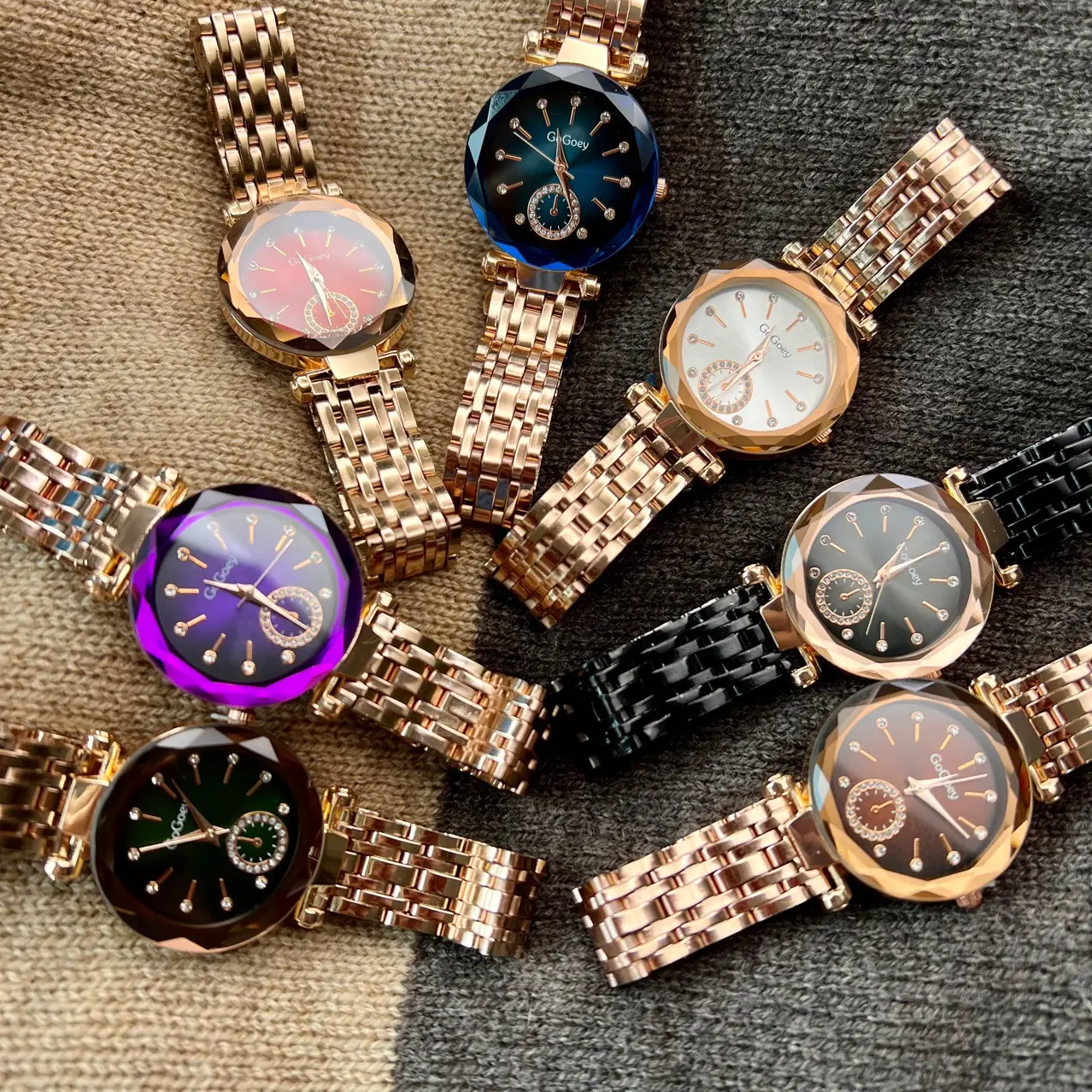Women's Rose Gold Quartz Watch with Green Dial — feature 11