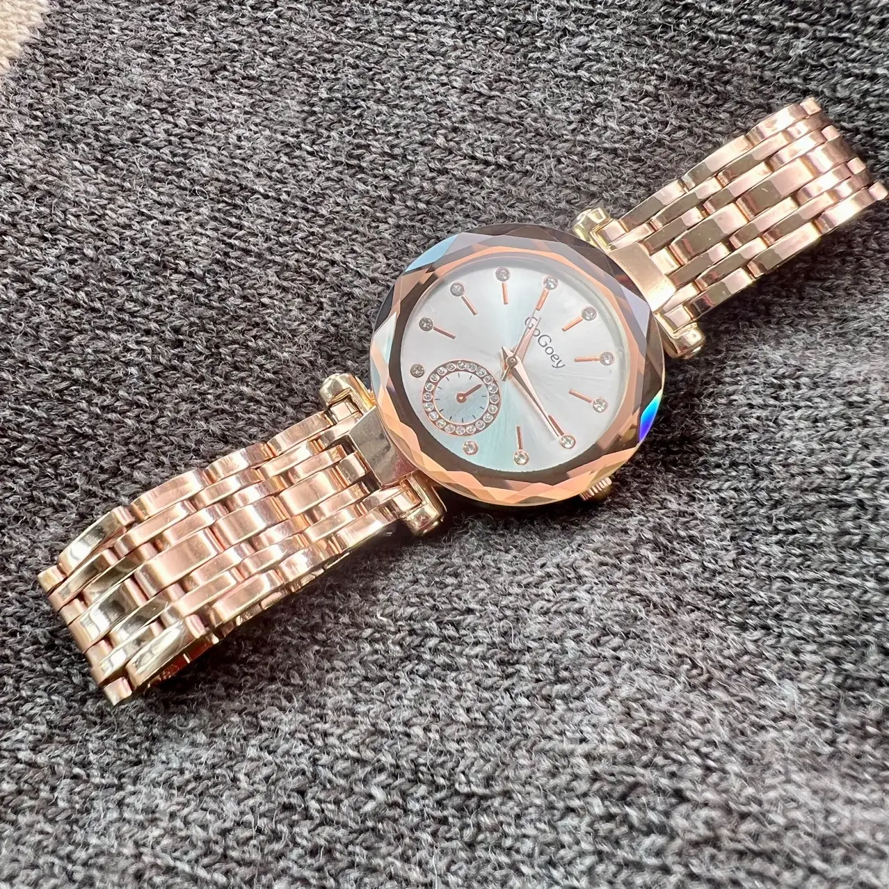Women's Rose Gold Quartz Watch with Green Dial - Image 3
