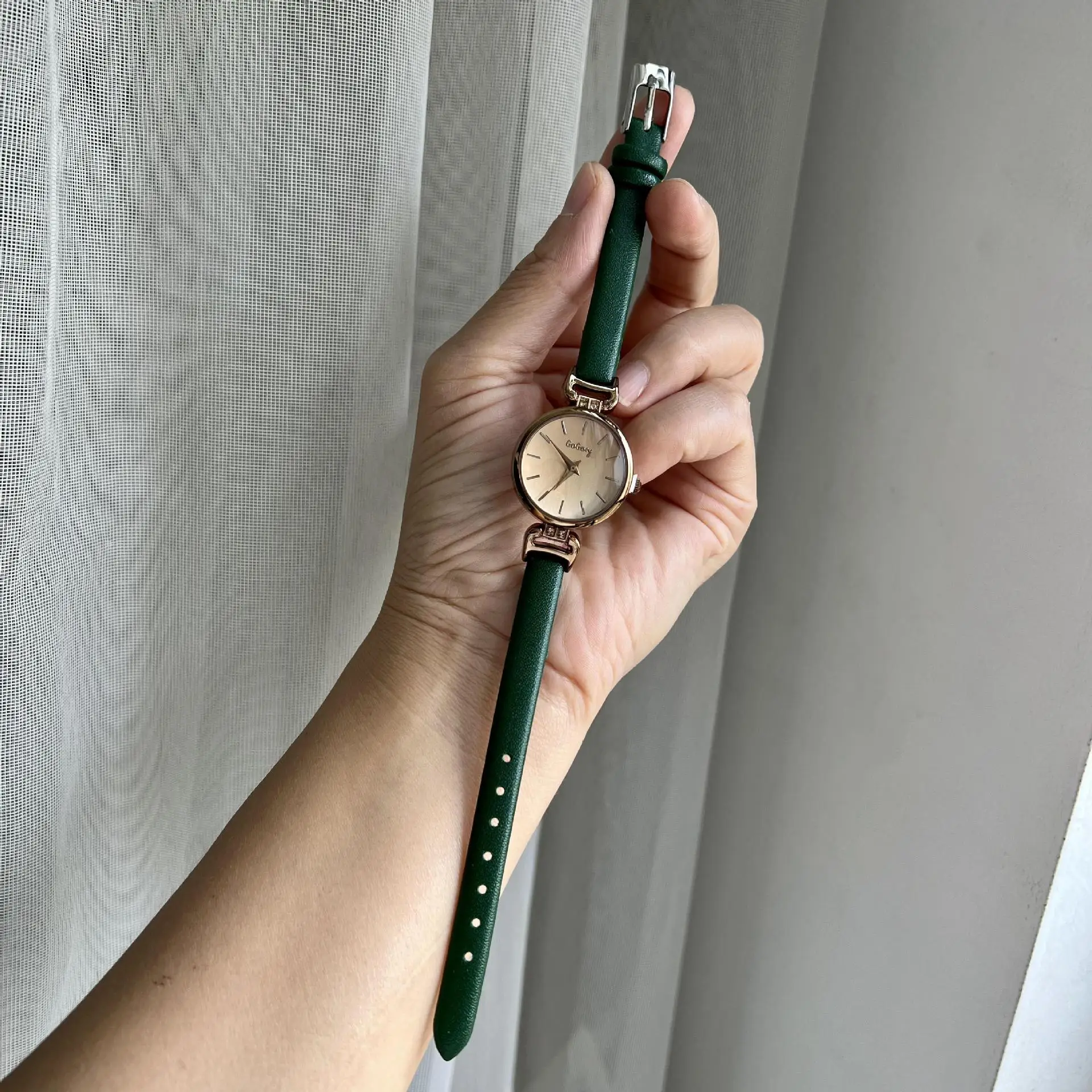 Korean Style Green Quartz Watch for Women - Image 8