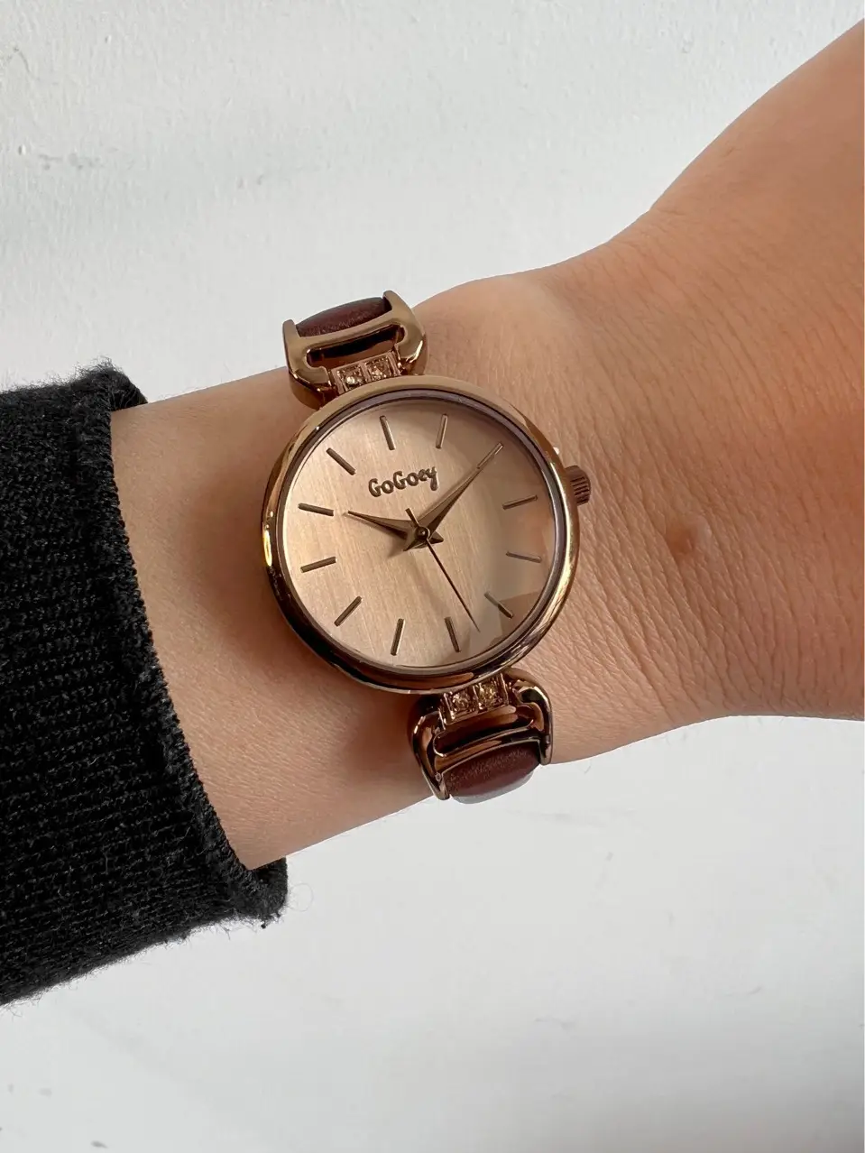 Korean Style Green Quartz Watch for Women — feature 3