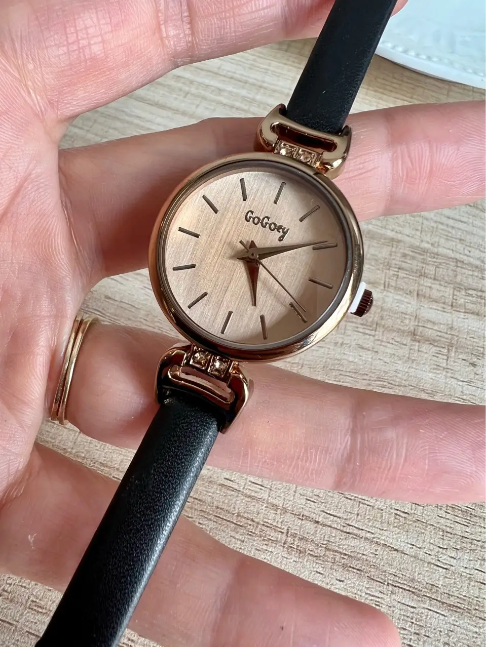 Korean Style Green Quartz Watch for Women — feature 5