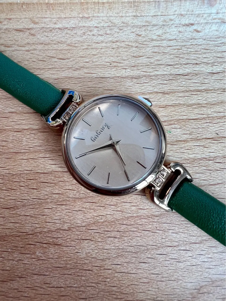 Korean Style Green Quartz Watch for Women — feature 9