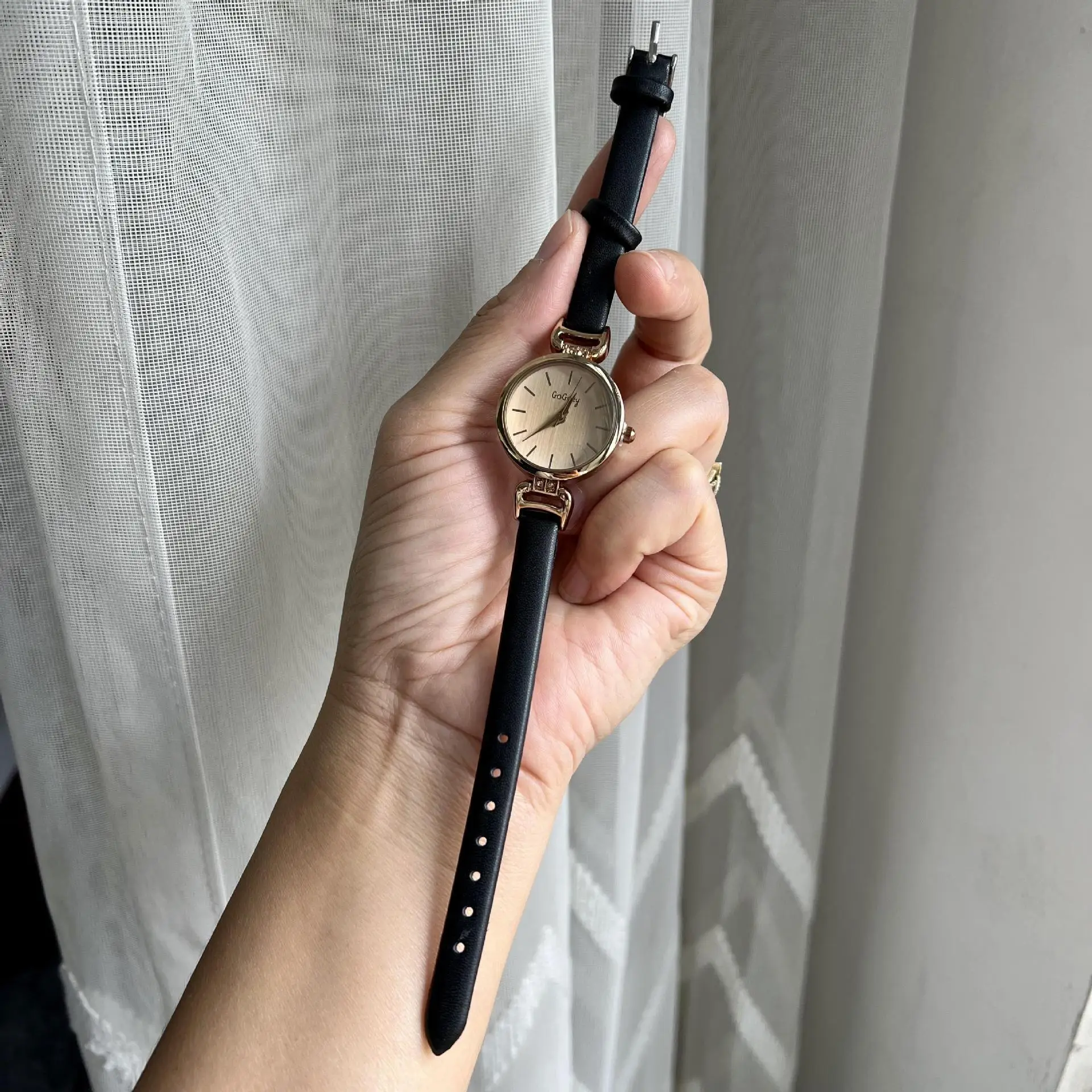 Korean Style Green Quartz Watch for Women - Image 2