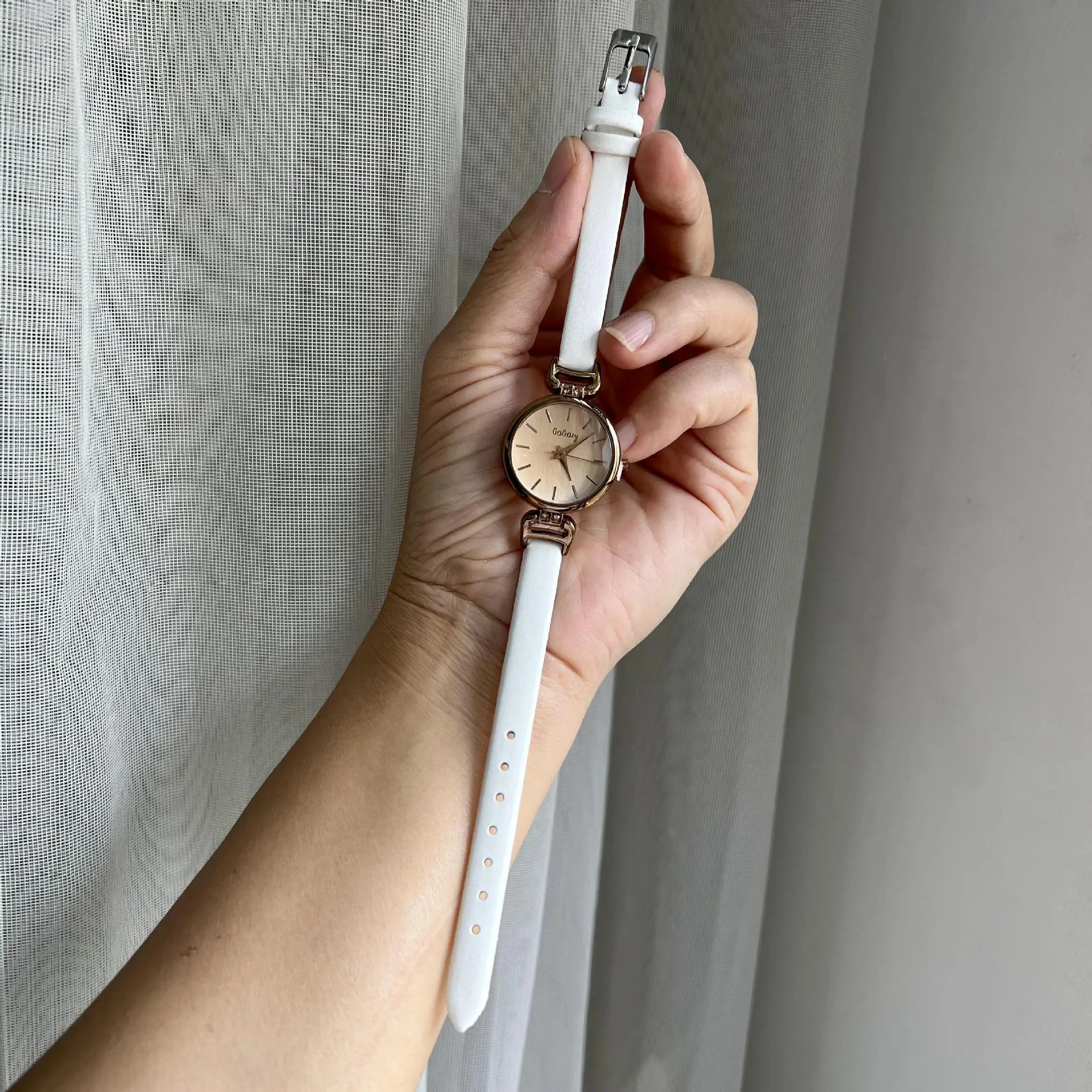 Korean Style Green Quartz Watch for Women - Image 4