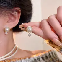 Women's Irregular Metallic Pearl C-Shape Earrings — feature 4