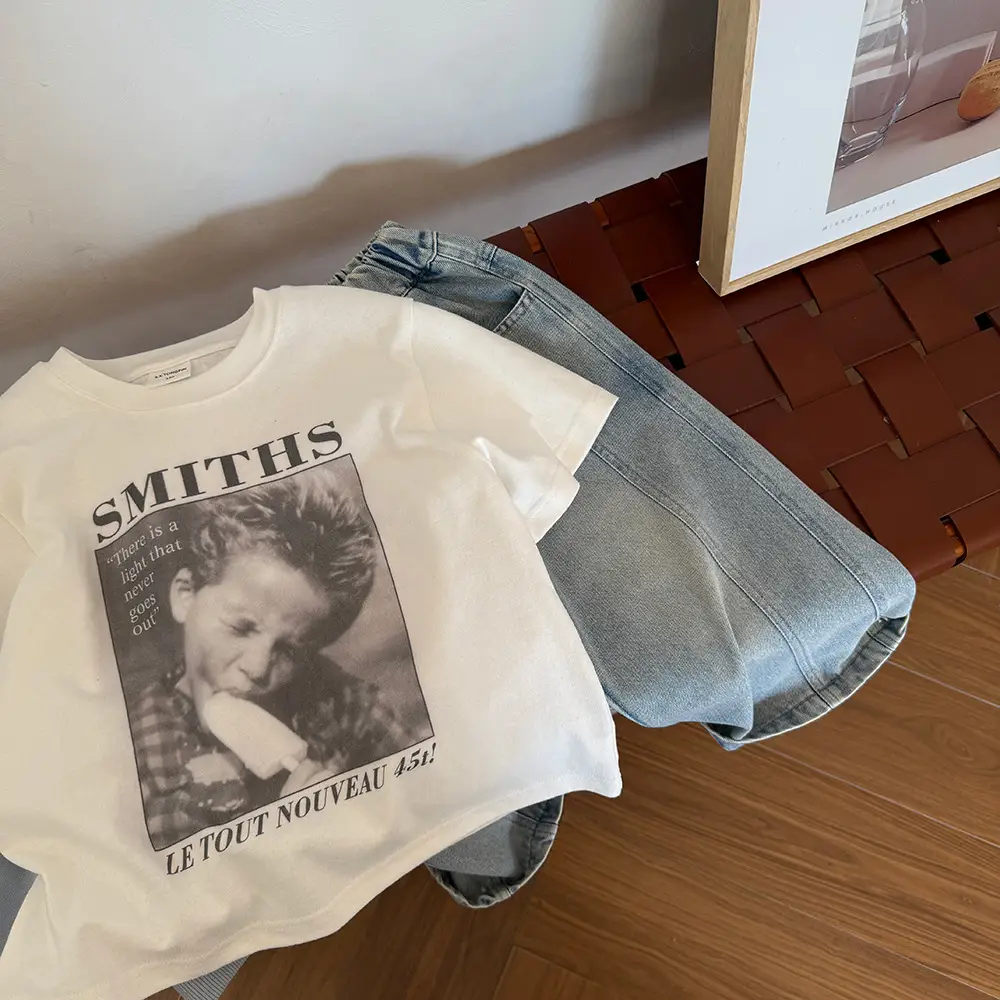 Children's White Smiths Print T-Shirt Medium Small - Image 5