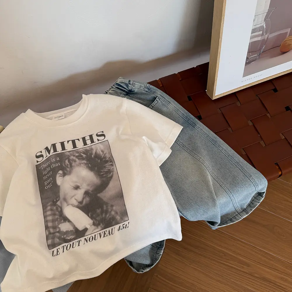 Children's White Smiths Print T-Shirt Medium Small — feature 3