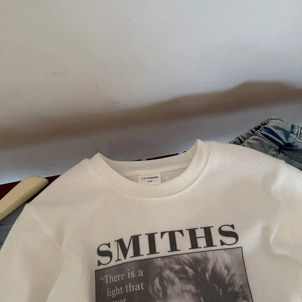 Children's White Smiths Print T-Shirt Medium Small — feature 5