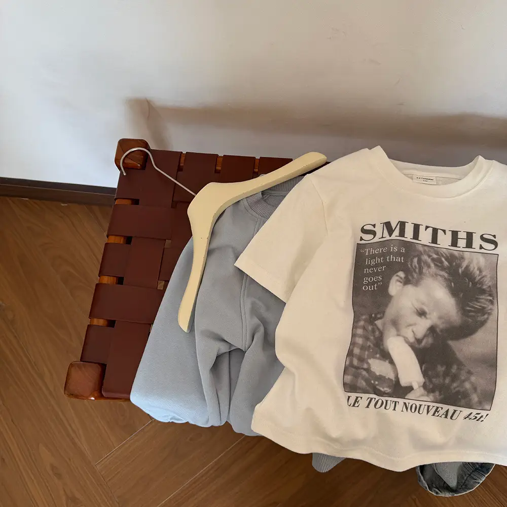 Children's White Smiths Print T-Shirt Medium Small — feature 6