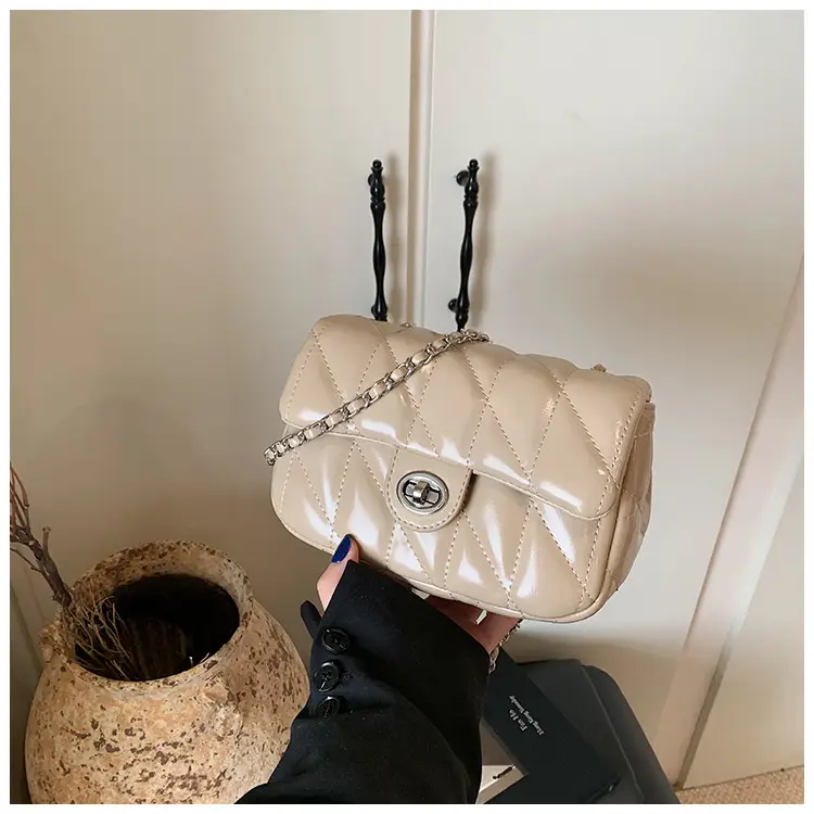 Black Quilted Chain Crossbody Bag for Women 2026 — feature 32