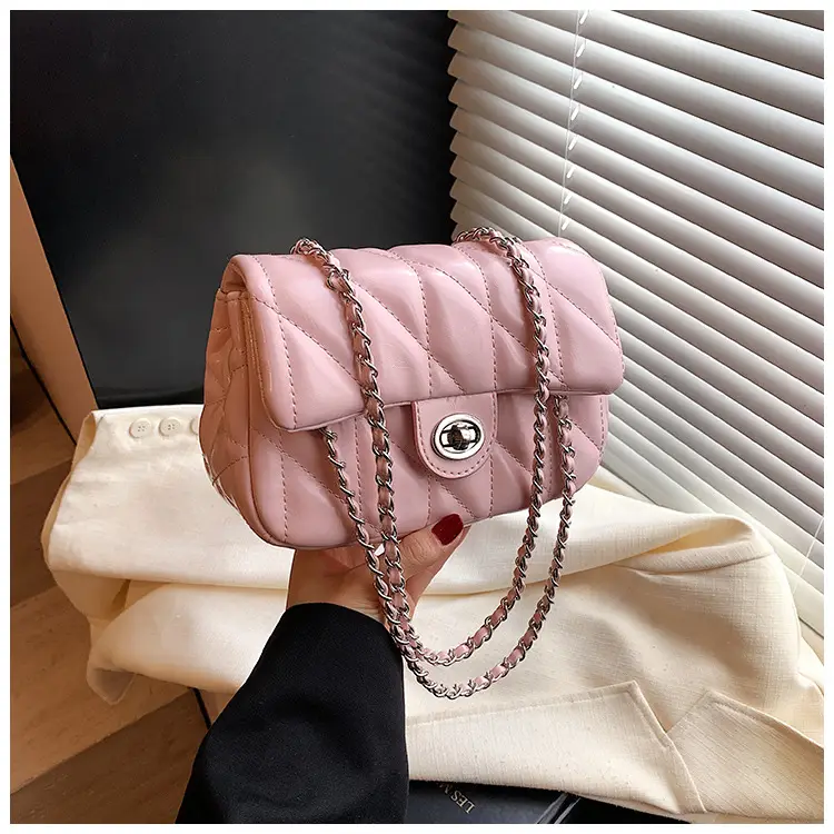 Black Quilted Chain Crossbody Bag for Women 2026 — feature 38