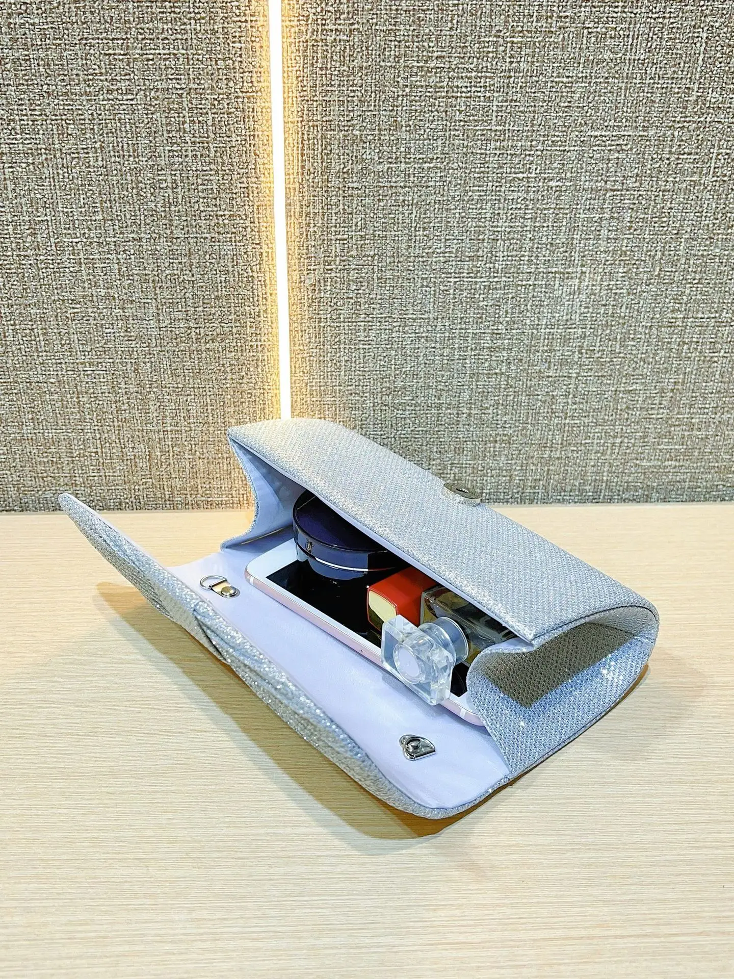 New Cross-border Pleated Silver Evening Bag — feature 7