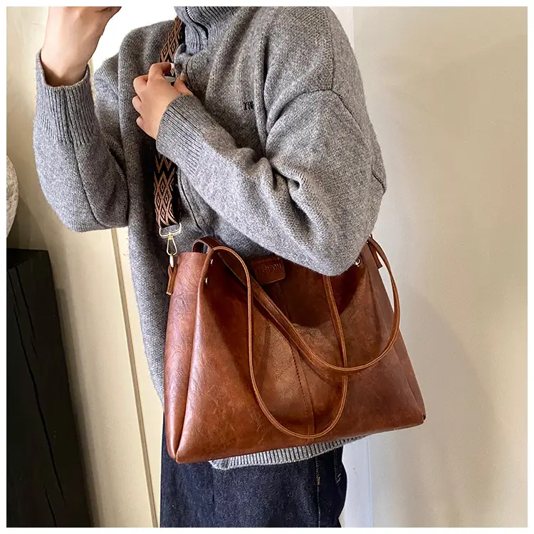 Brown Leather Crossbody Bag for Women 2025 — feature 10