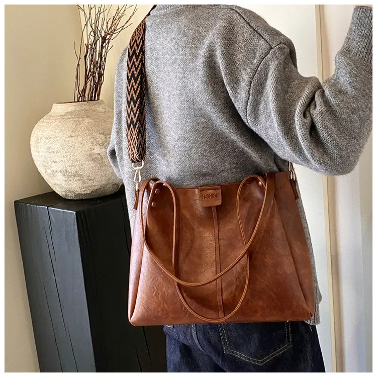 Brown Leather Crossbody Bag for Women 2025 — feature 12