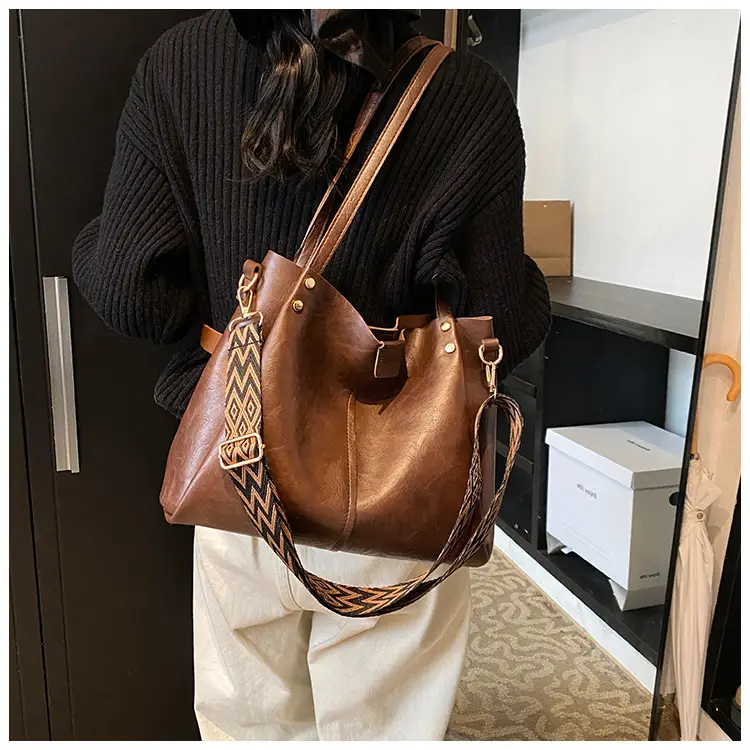 Brown Leather Crossbody Bag for Women 2025 — feature 13