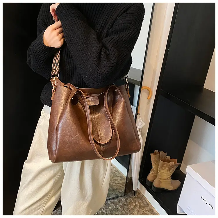 Brown Leather Crossbody Bag for Women 2025 — feature 14