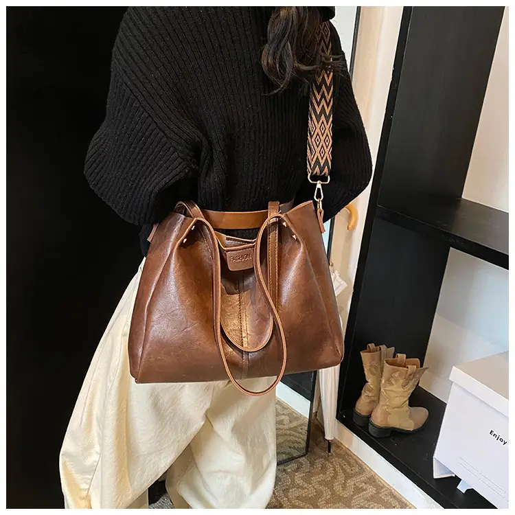 Brown Leather Crossbody Bag for Women 2025 — feature 16