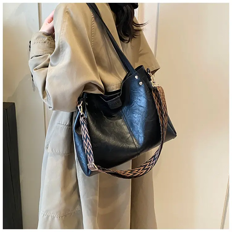Brown Leather Crossbody Bag for Women 2025 — feature 17
