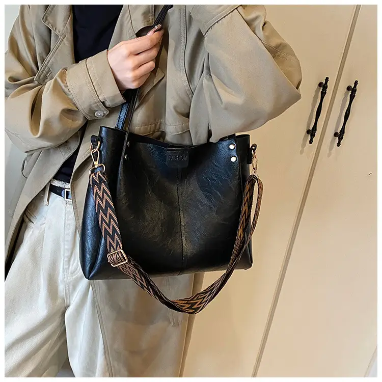 Brown Leather Crossbody Bag for Women 2025 — feature 19