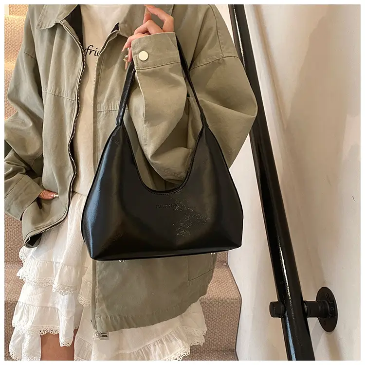 European Patent Leather Shoulder Bag Candy Color — feature 11