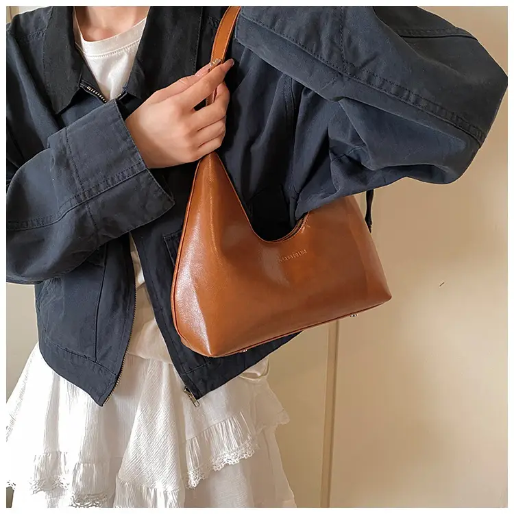 European Patent Leather Shoulder Bag Candy Color — feature 9