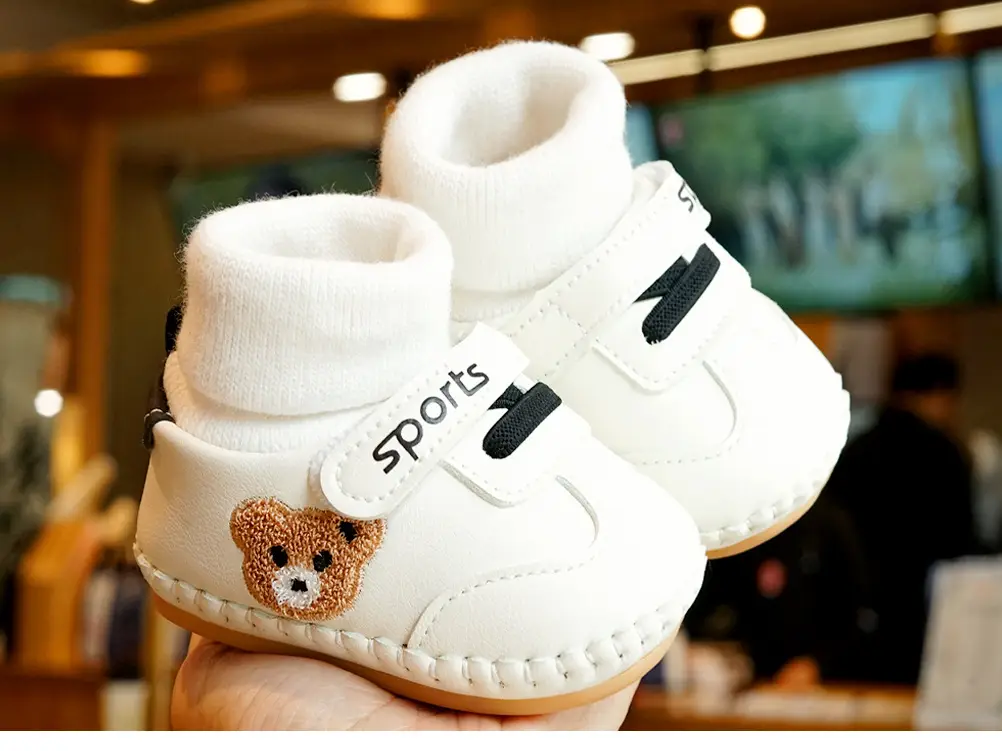 Cute Bear Embroidered Baby Shoes White Spring Autumn 0-1 Yrs — feature 5