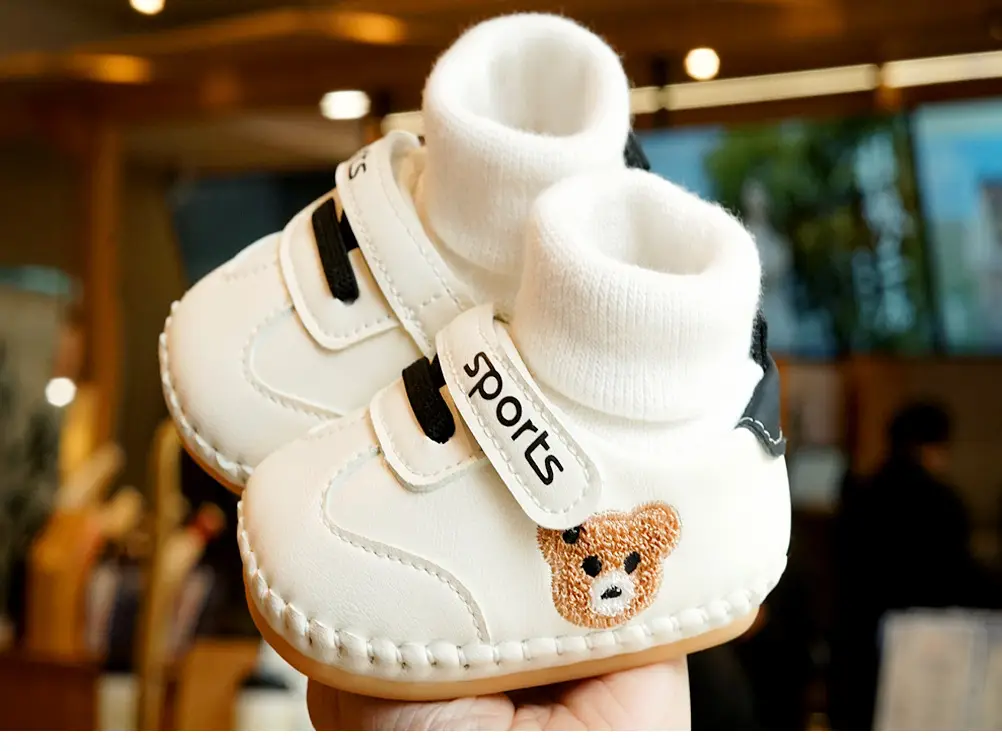 Cute Bear Embroidered Baby Shoes White Spring Autumn 0-1 Yrs — feature 6
