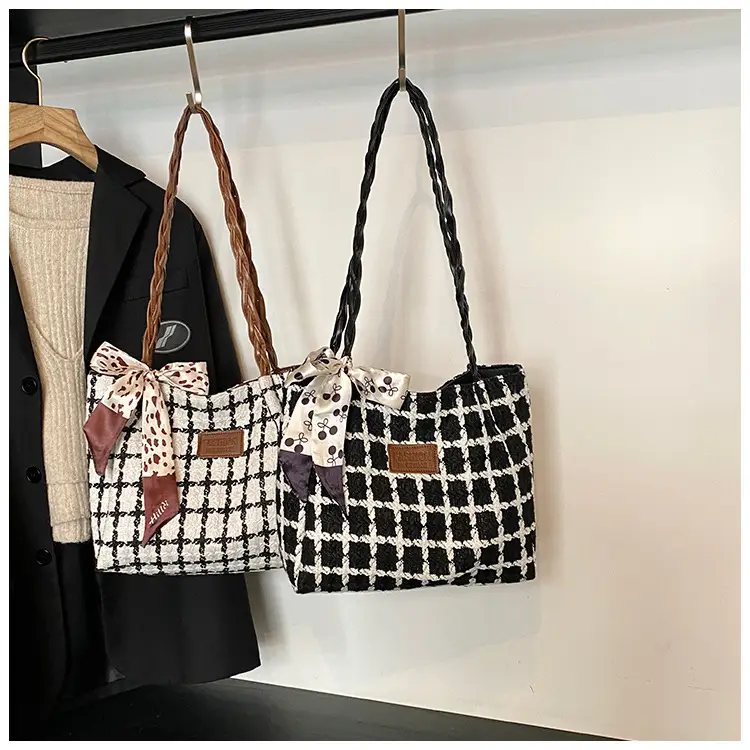Large Capacity Plaid Shoulder Bag for Women — feature 1