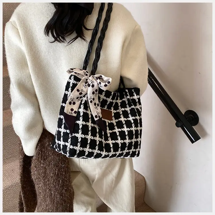 Large Capacity Plaid Shoulder Bag for Women — feature 15