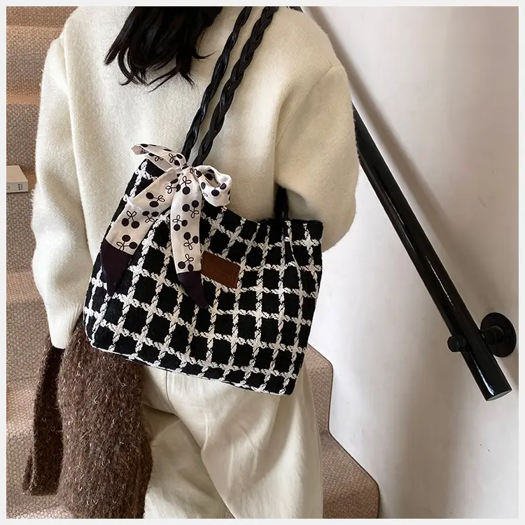 Large Capacity Plaid Shoulder Bag for Women — feature 16