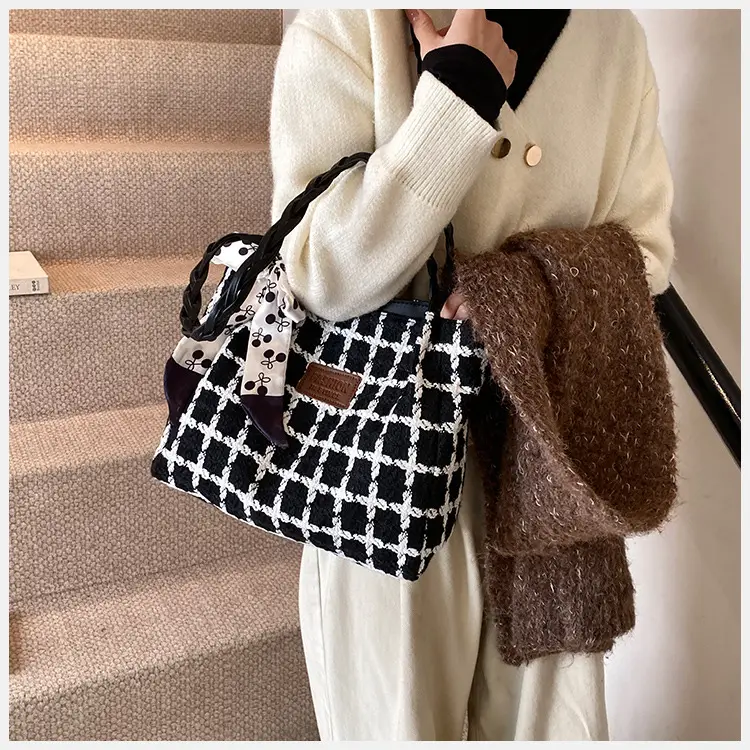 Large Capacity Plaid Shoulder Bag for Women — feature 18