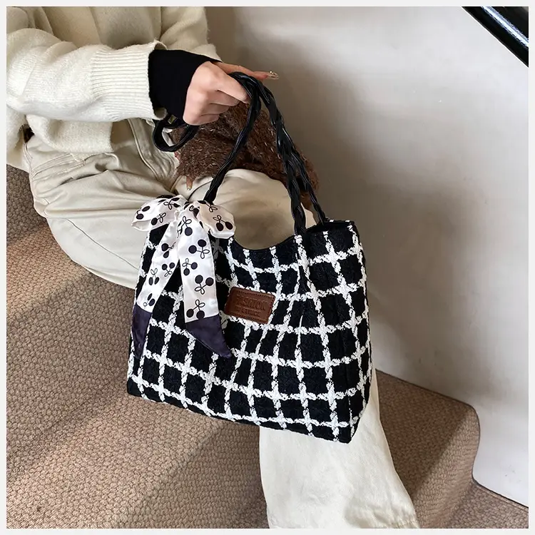 Large Capacity Plaid Shoulder Bag for Women — feature 21