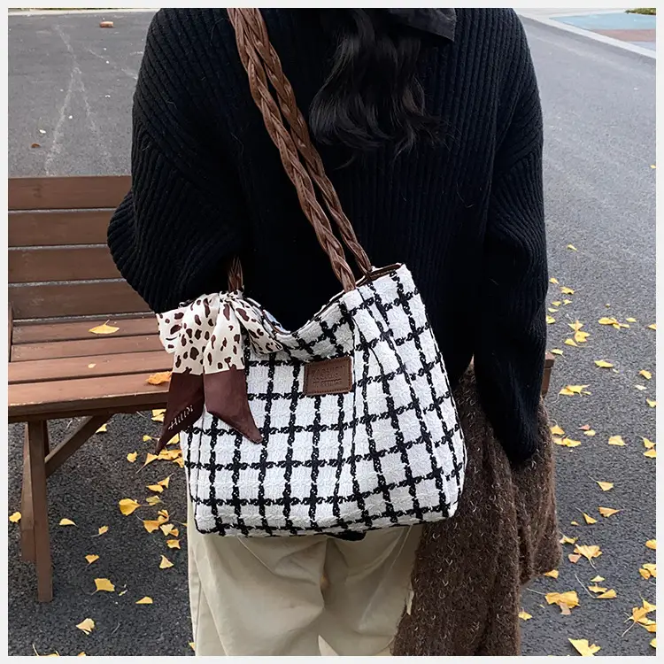 Large Capacity Plaid Shoulder Bag for Women — feature 24
