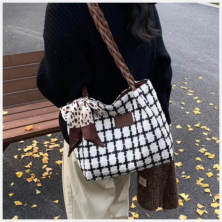 Large Capacity Plaid Shoulder Bag for Women — feature 26