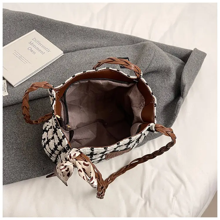 Large Capacity Plaid Shoulder Bag for Women — feature 32