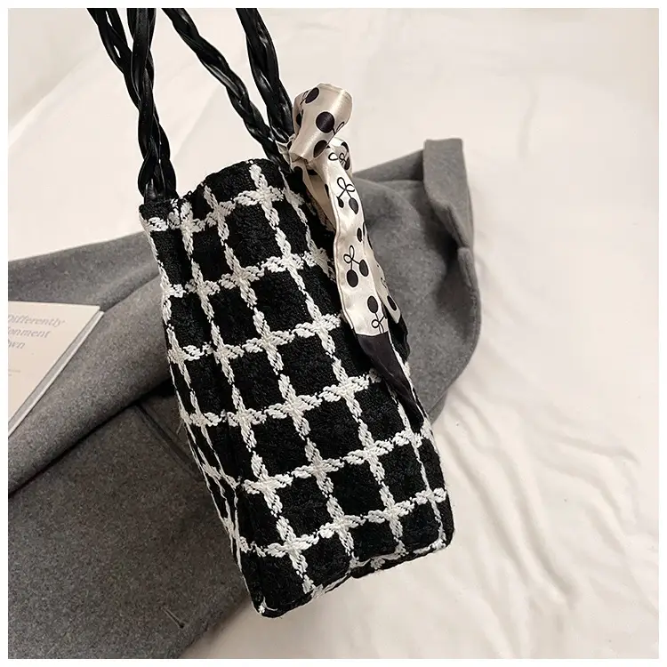 Large Capacity Plaid Shoulder Bag for Women — feature 40