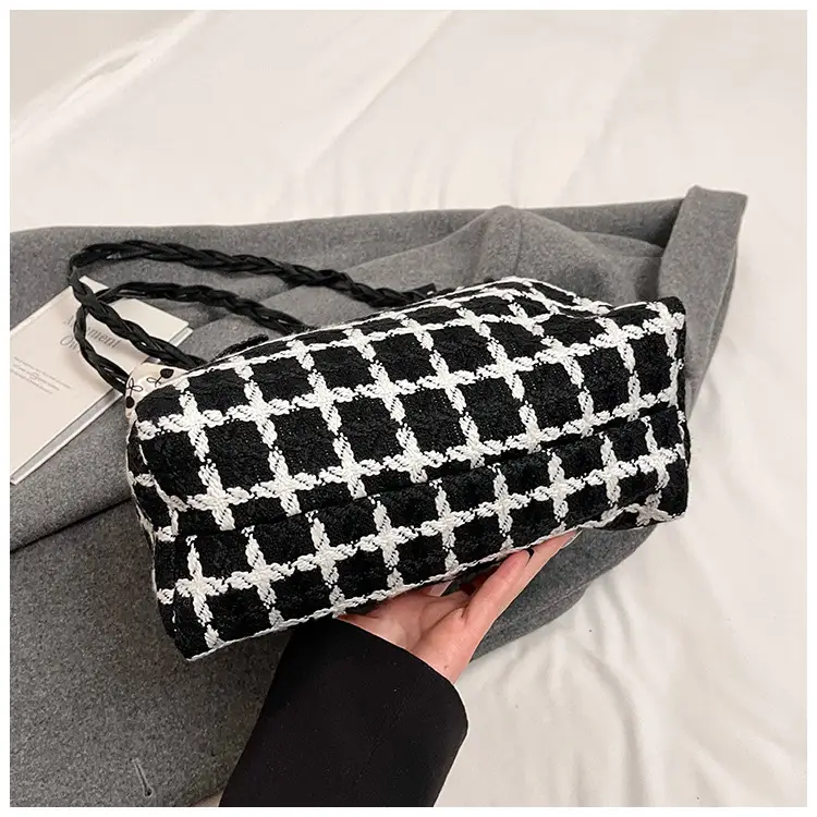 Large Capacity Plaid Shoulder Bag for Women — feature 41