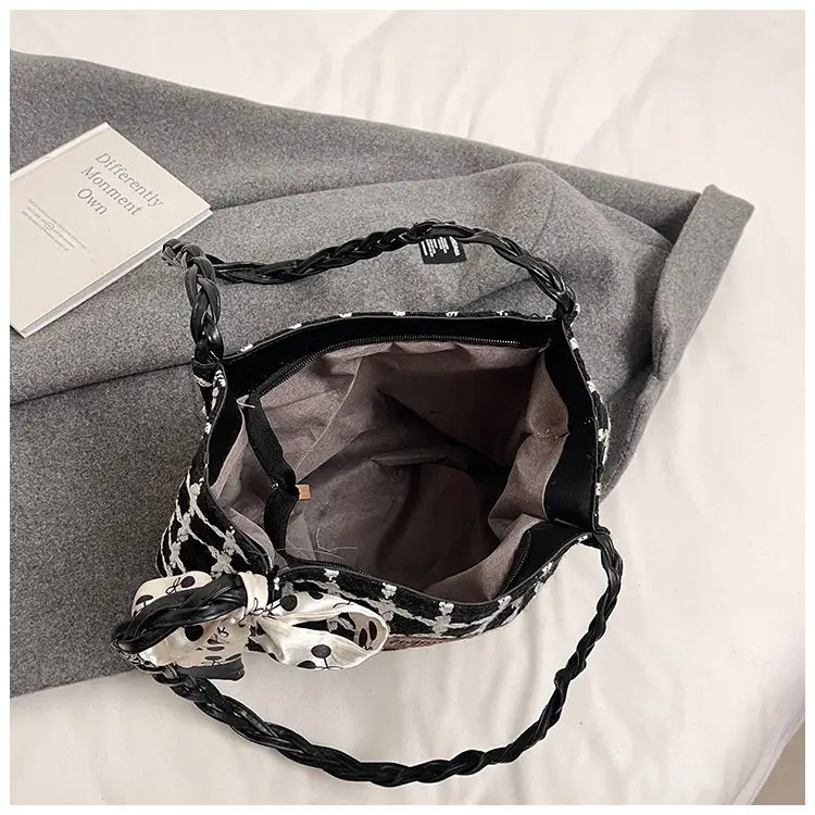 Large Capacity Plaid Shoulder Bag for Women — feature 43
